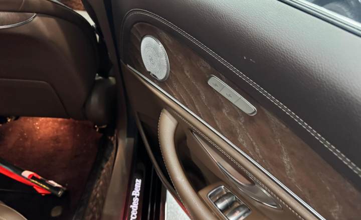 奔驰 E级 2022款 改款三 E 300 L 豪华型