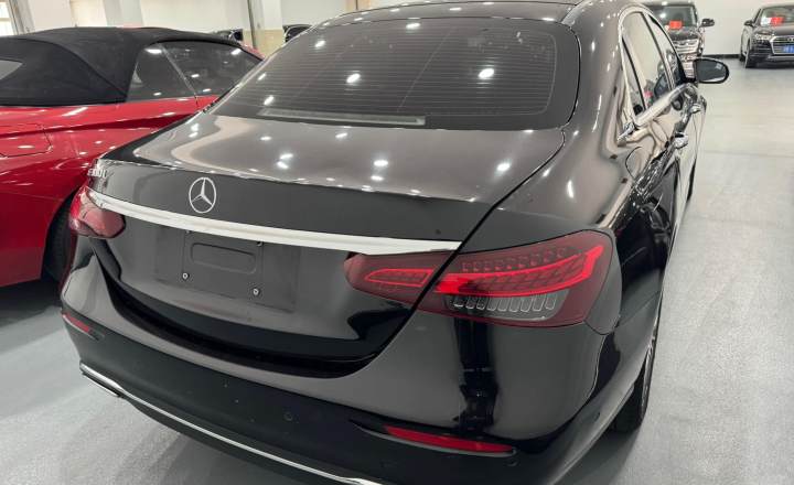 奔驰 E级 2022款 改款三 E 300 L 豪华型