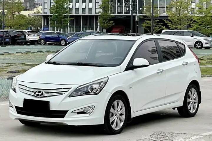 现代 瑞奕 1.4L 自动TOP