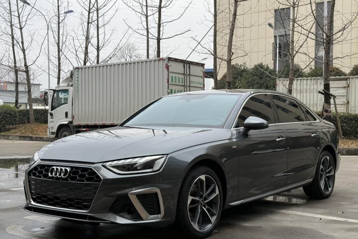 奥迪 A4L 40 TFSI 时尚动感型