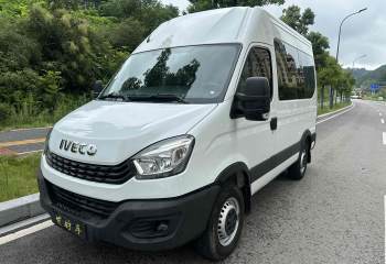 依维柯 欧胜 2021款 2.0T 手动超瑞短轴高顶手动门F1A