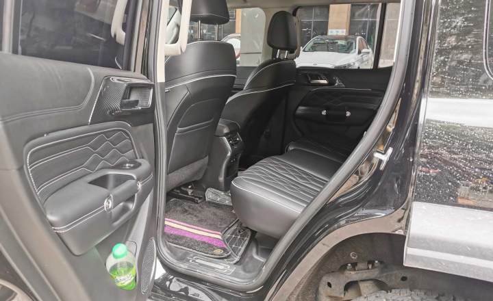 坦克 300 2021款 越野版 2.0T 征服者