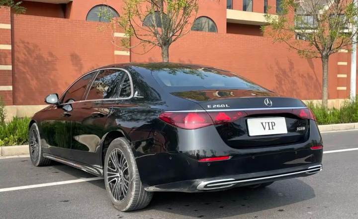 奔驰 E级 2024款 E 260 L