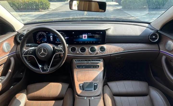 奔驰 E级 2022款 E 300 L 豪华型