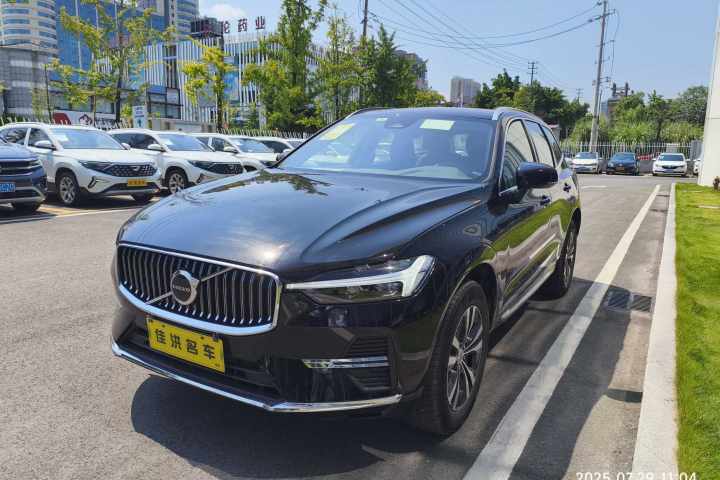 沃尔沃 XC60 B5 四驱智逸豪华版