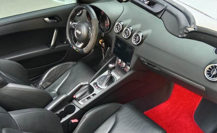 奥迪 TT 2011款 TT Roadster 2.0TFSI