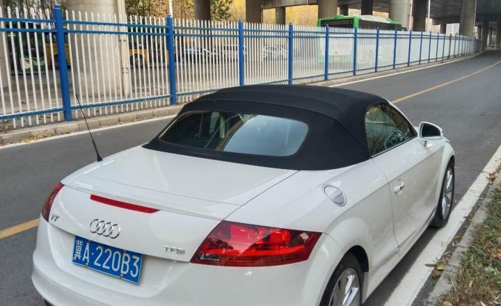 奥迪 TT 2011款 TT Roadster 2.0TFSI