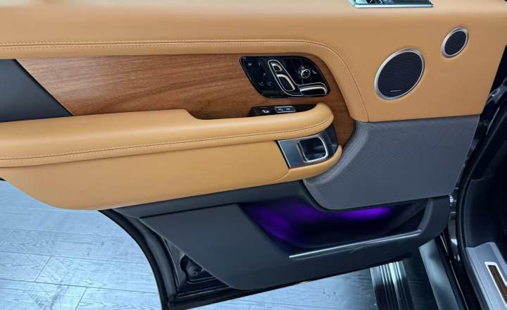 路虎 揽胜 2018款 5.0 SC V8 AB 尊崇创世加长版