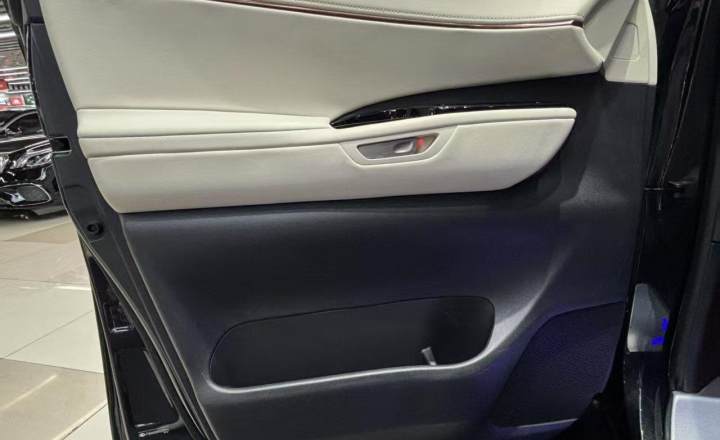 雷克萨斯 LM 2023款 500h 六座尊崇版