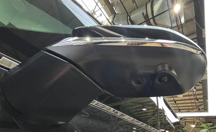 雷克萨斯 LM 2023款 500h 六座尊崇版