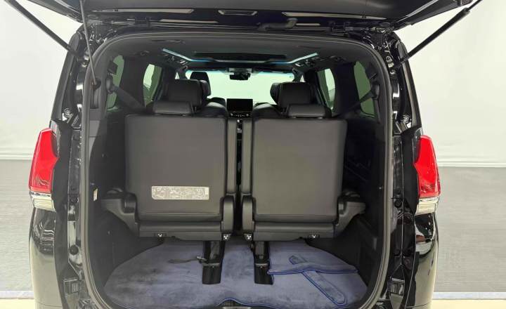 雷克萨斯 LM 2023款 350h 七座隽雅版