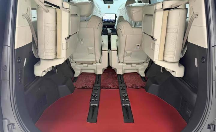 雷克萨斯 LM 2023款 500h 六座尊崇版