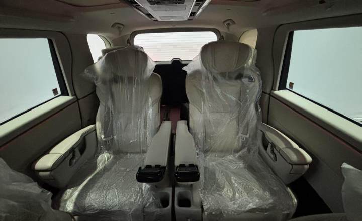 雷克萨斯 LM 2023款 500h 六座尊崇版