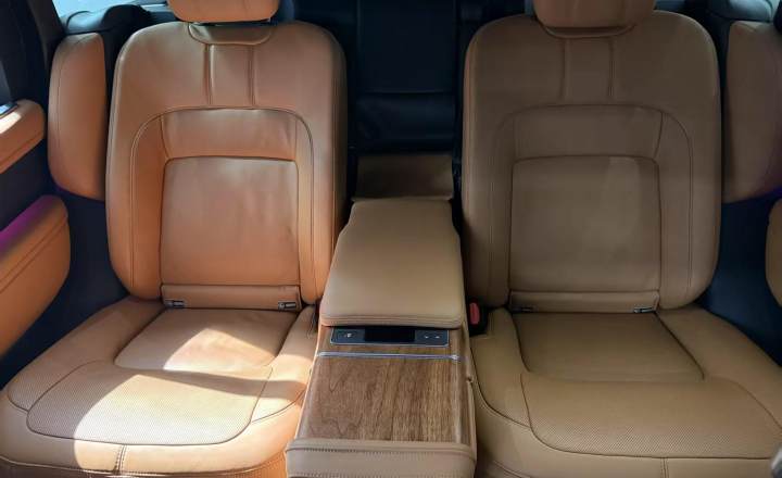 路虎 揽胜 2018款 5.0 SC V8 AB 尊崇创世加长版