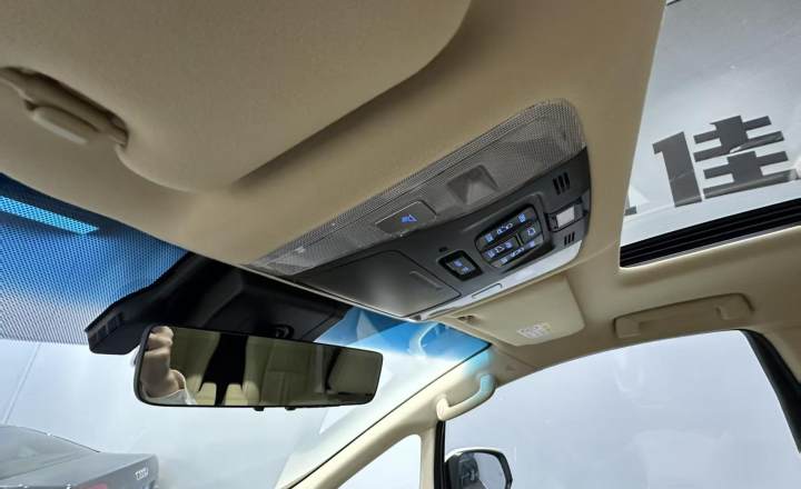 丰田 威尔法 2020款 双擎 2.5L 黑金限量版