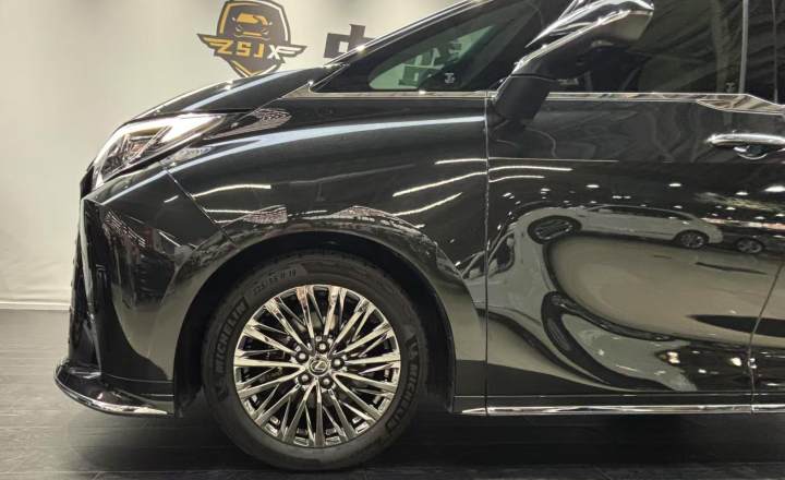 雷克萨斯 LM 2023款 500h 六座尊崇版