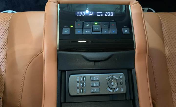 雷克萨斯 LX 2019款 570 动感豪华版