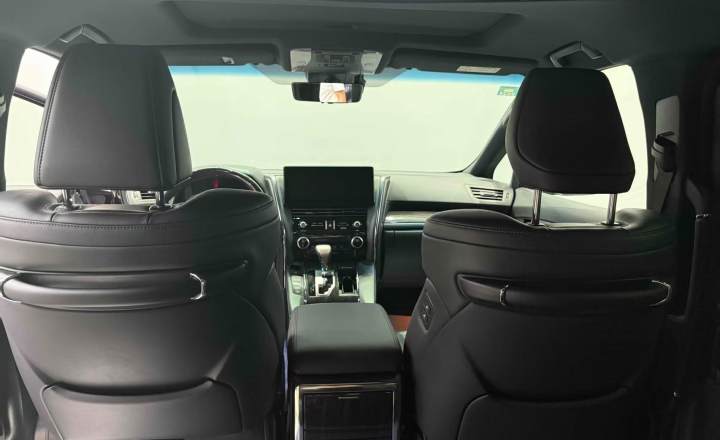 雷克萨斯 LM 2023款 350h 七座隽雅版