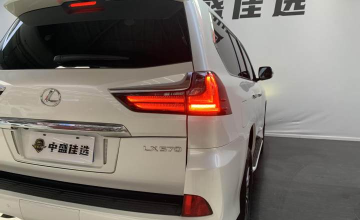 雷克萨斯 LX 2019款 570 动感豪华版