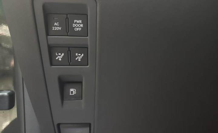 雷克萨斯 LM 2023款 500h 六座尊崇版