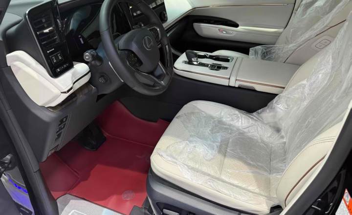 雷克萨斯 LM 2023款 500h 六座尊崇版