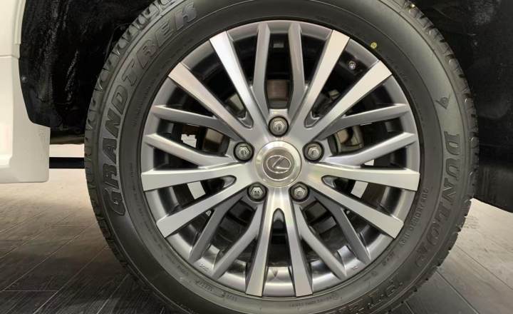 雷克萨斯 LX 2019款 570 动感豪华版