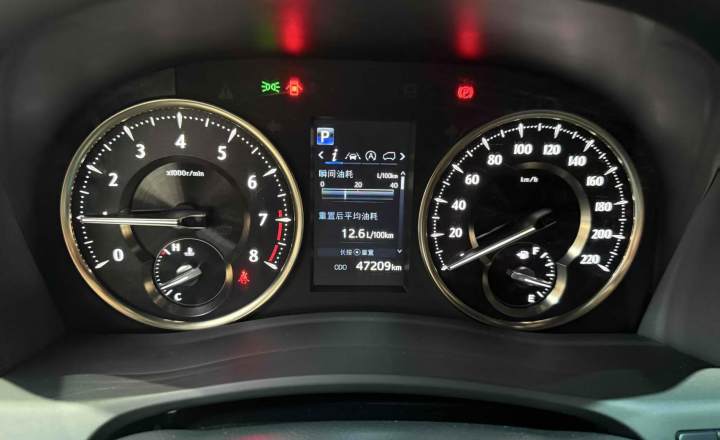 雷克萨斯 LM 2023款 350h 七座隽雅版