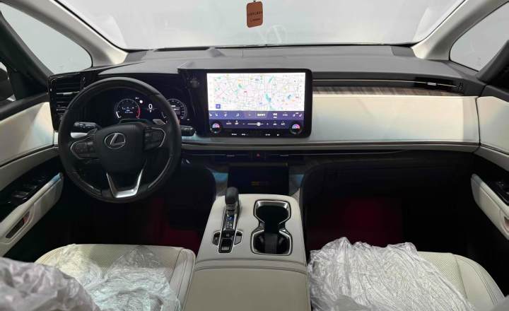 雷克萨斯 LM 2023款 500h 六座尊崇版
