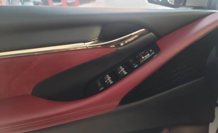 广汽传祺 传祺M8 2023款 宗师系列 400T 至尊版