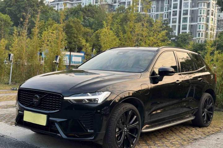沃尔沃 XC60插电式混动 2025款 插电式混动 长续航四驱智远极夜黑版