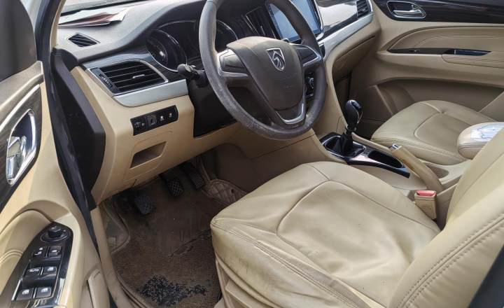 宝骏 730 2016款 1.5L 手动舒适型 7座 国V