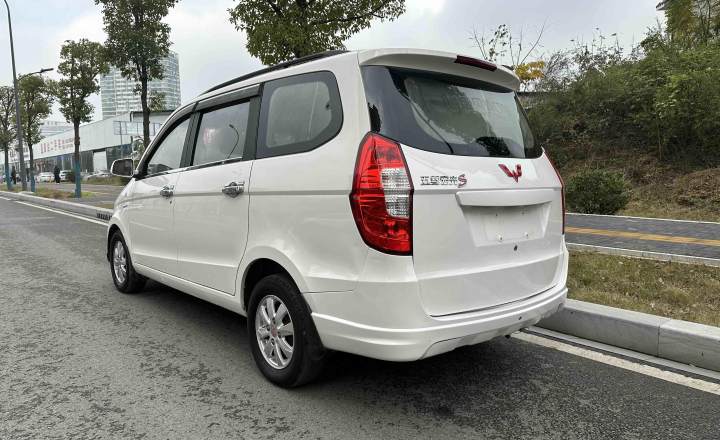 五菱汽车 五菱宏光 2018款 1.5L 经典款S基本型