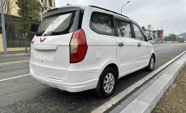 五菱汽车 五菱宏光 2018款 1.5L 经典款S基本型