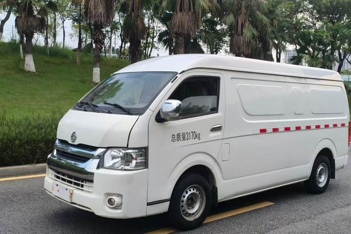 金旅 海狮 2.2L汽油厢货版龙运GL850长轴高顶V22
