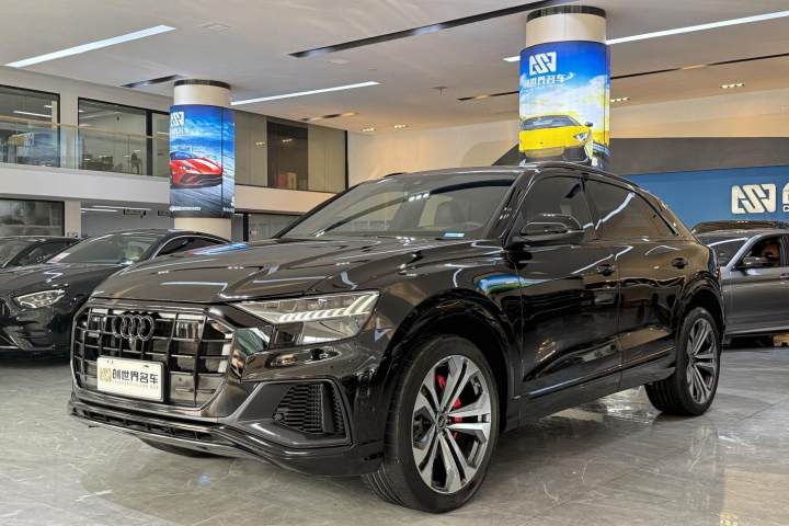 奥迪 Q8 55 TFSI 尊享动感型