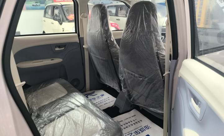 凌宝汽车 凌宝BOX 2025款 140km 青柠版