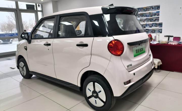凌宝汽车 凌宝BOX 2025款 140km 青柠版