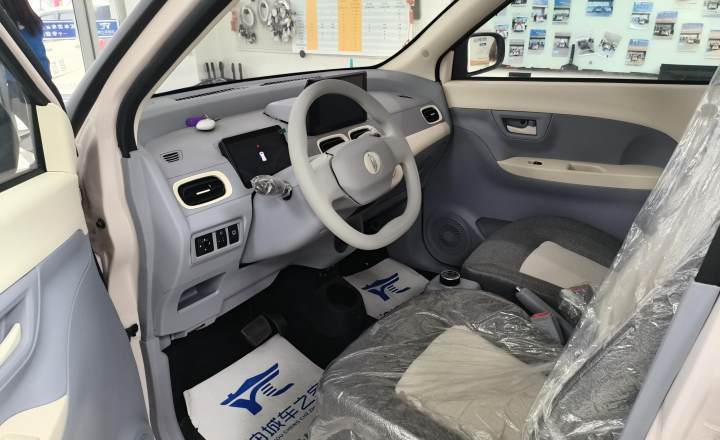 凌宝汽车 凌宝BOX 2025款 140km 青柠版