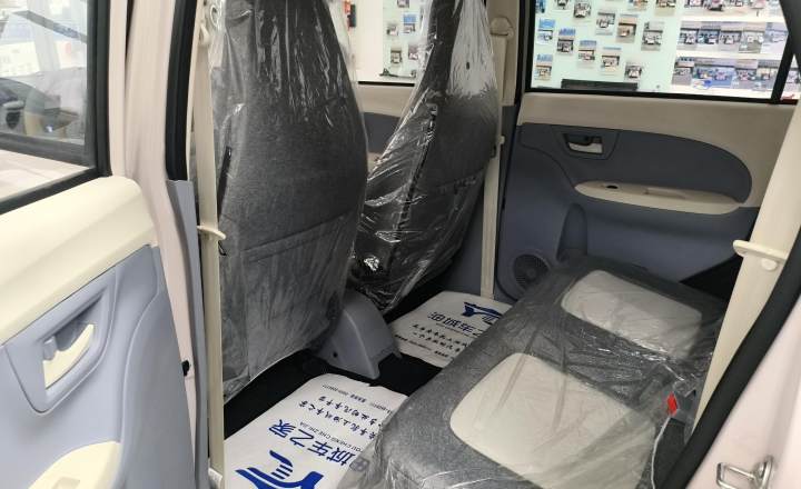 凌宝汽车 凌宝BOX 2025款 140km 青柠版