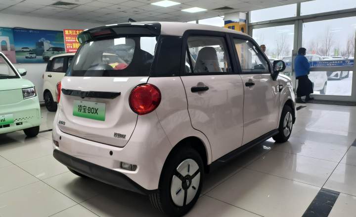 凌宝汽车 凌宝BOX 2025款 140km 青柠版