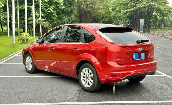 福特 福克斯 2013款 两厢经典 1.8L 自动基本型