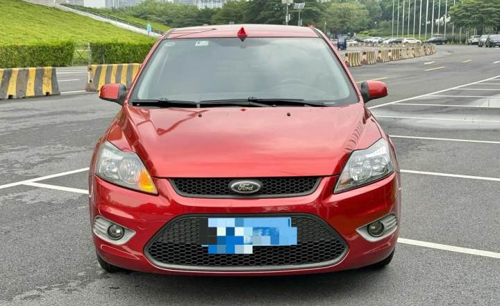 福特 福克斯 2013款 两厢经典 1.8L 自动基本型