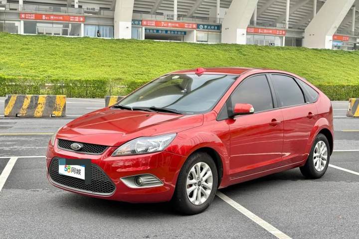 福特 福克斯 2013款 两厢经典 1.8L 自动基本型