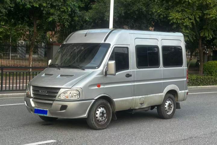 依维柯 褒迪 2.8T-A32 快运版