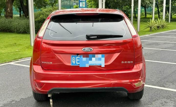 福特 福克斯 2013款 两厢经典 1.8L 自动基本型