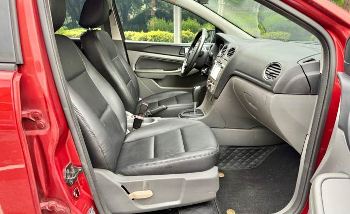 福特 福克斯 2013款 两厢经典 1.8L 自动基本型