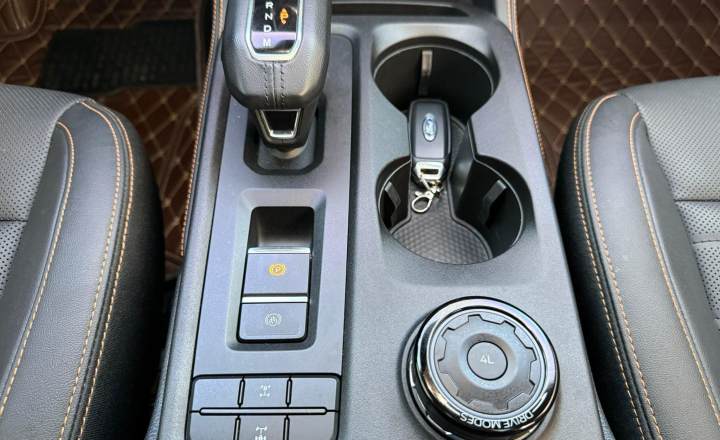 福特 游骑侠Ranger 2023款 探迹四驱自动越野版 汽油