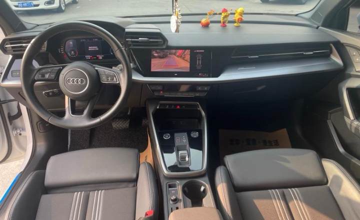 奥迪 A3 2023款 改款 A3L Limousine 35 TFSI 时尚运动型