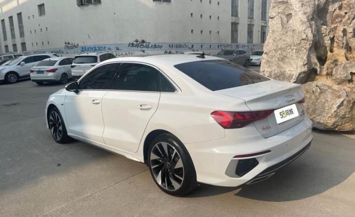 奥迪 A3 2023款 改款 A3L Limousine 35 TFSI 时尚运动型