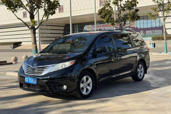 丰田 SIENNA 3.5L 两驱LE